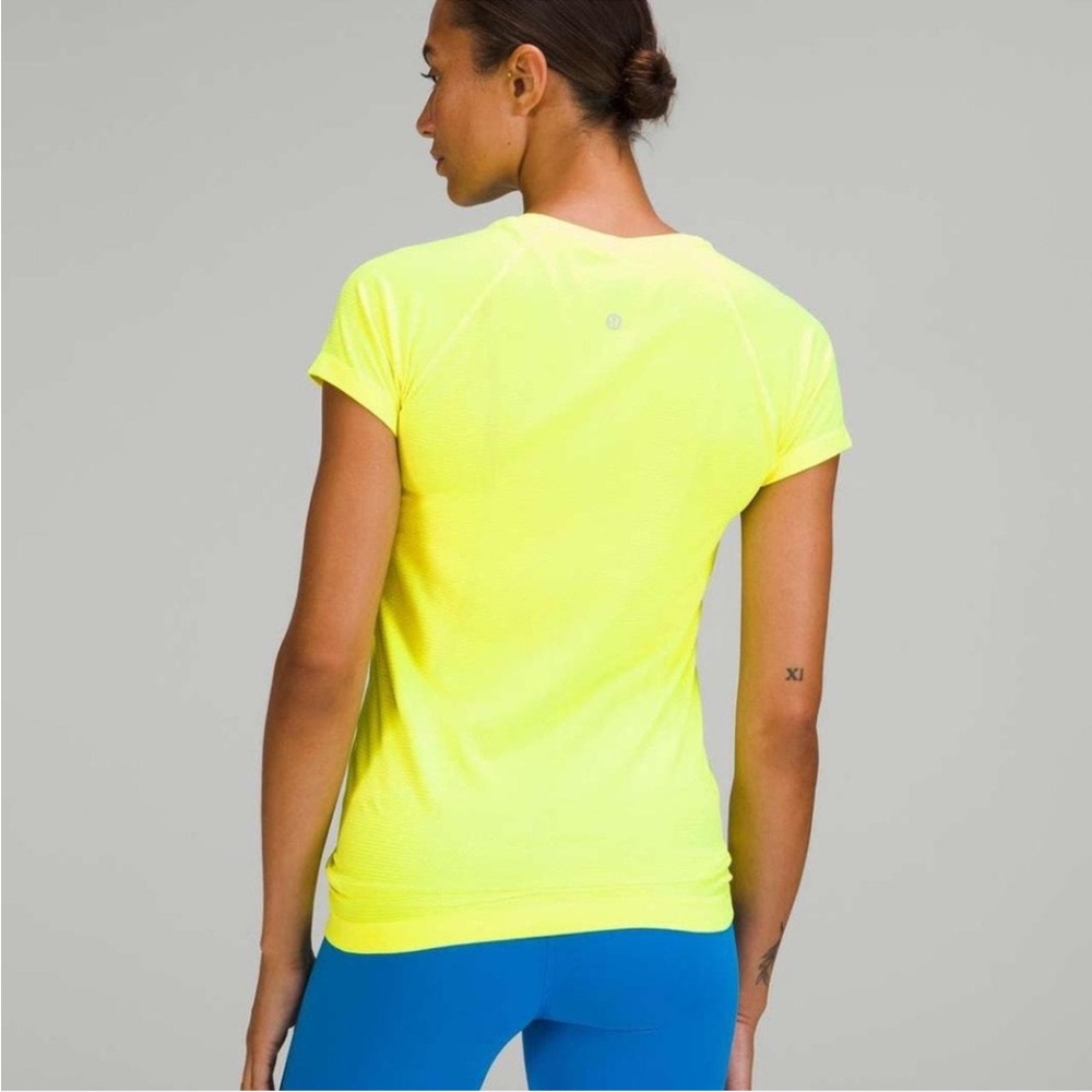 Lululemon Go Ahead, get Sweaty Swiftly Tech - Size 8